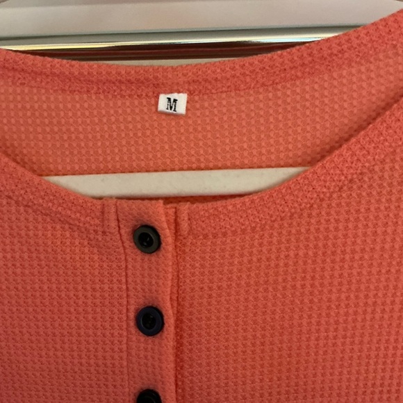 Coral Buttoned Sleeveless Tank Top - Picture 2 of 4